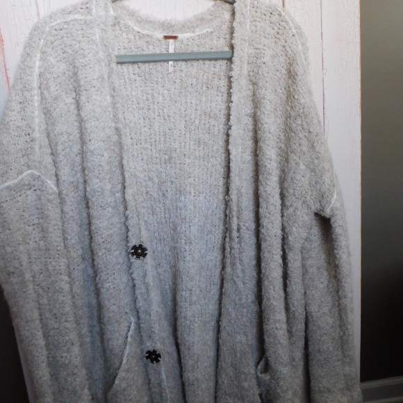 Free People Sweaters - • Free People Sweater •